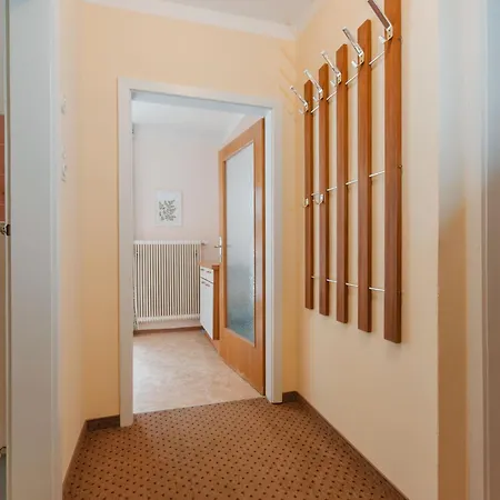 Haus Koetschach-3 By Interhome Lägenhet *