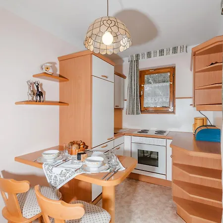 Lägenhet Haus Koetschach-3 By Interhome