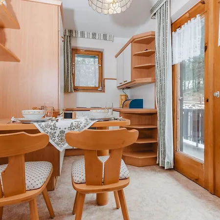 Haus Koetschach-3 By Interhome Lägenhet