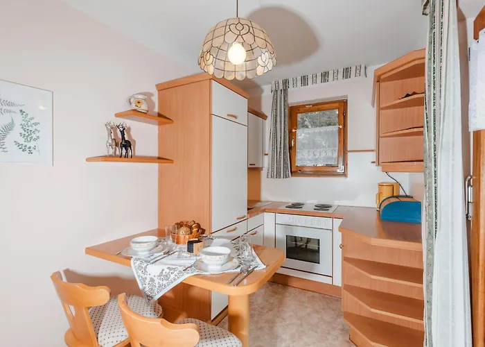 Lägenhet Haus Koetschach-3 By Interhome